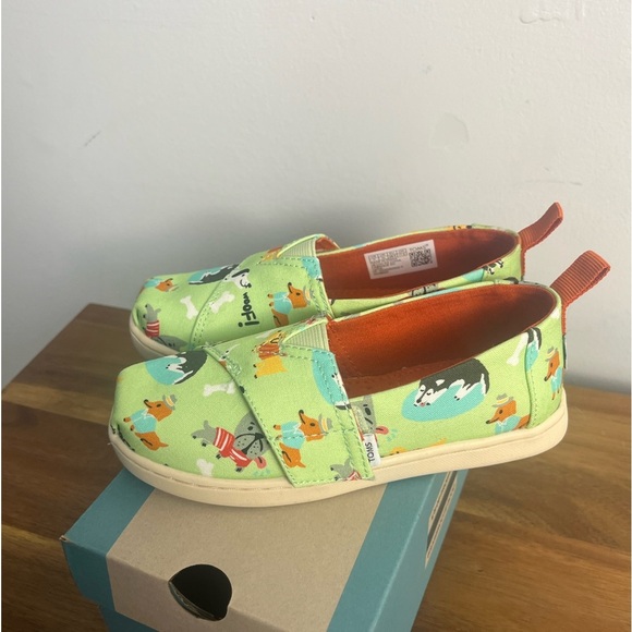 TOMS Unisex-Child Alpargata Loafer pistachio green cozy dog  Flat size 11 - Picture 3 of 8